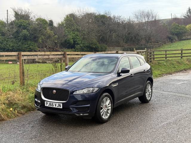 Jaguar F-Pace 2.0d Portfolio 5dr Auto AWD Estate Diesel Blue